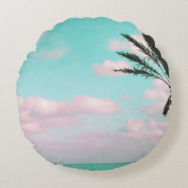 Tropischer Strand, Blick aufs Meer, rosa Wolken, P Rundes Kissen