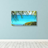 Tropischer Strand gerahmt mit Palmfronten Leinwanddruck (Insitu (Holzboden))