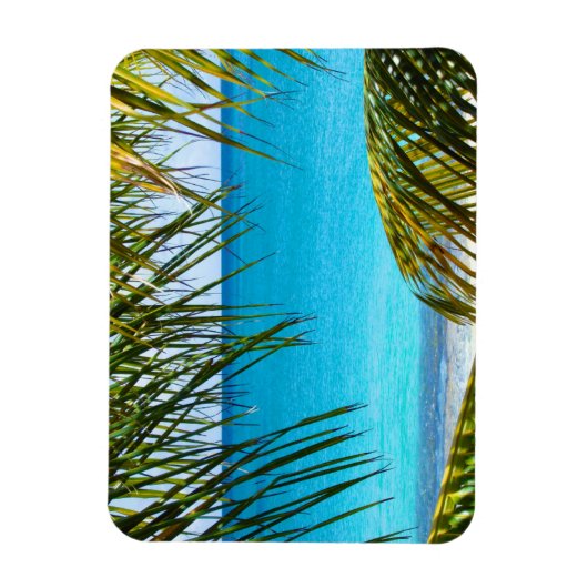 Tropischer Strand gerahmt mit Palmfronten Magnet (Vertikal)