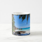 Tropischer Strand Kaffeetasse (Mittel)