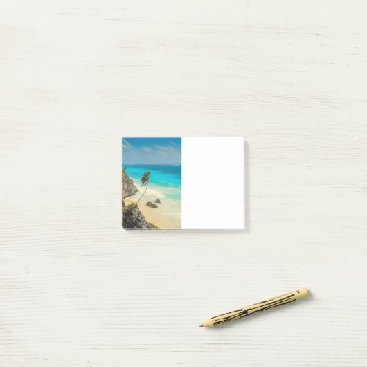 Tropischer Strand mit Palmen, die von Wind gesäumt Post-it Klebezettel (Auf Schreibtisch)