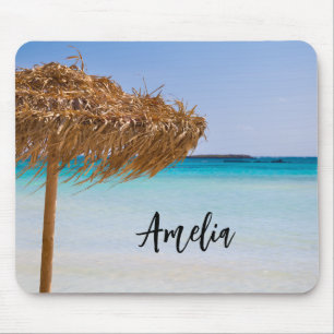 Tropischer Strand mit Strohdach-Schirm Mousepad