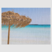 Tropischer Strand mit Strohdach-Schirm Seidenpapier (Vorderseite)