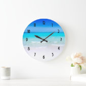 Tropischer Strand mit türkisblauem Meer Große Wanduhr (Zuhause)