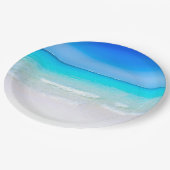 Tropischer Strand mit türkisblauem Meer Pappteller (Schrägansicht)