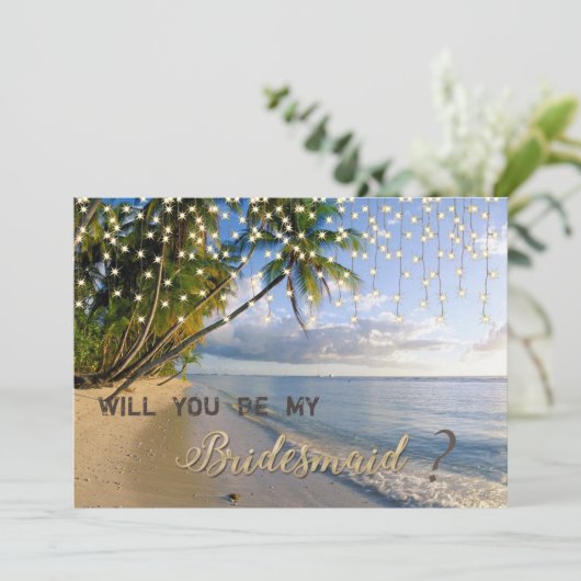 Tropischer Strand, Palm, String Lights Bridesmaid Einladung (Stehend Vorderseite)