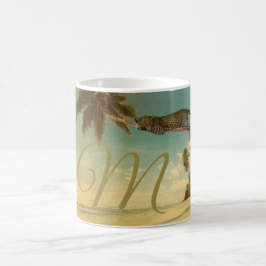 Tropischer Strand Palmenbaum Leopard Monogramm Kaffeetasse (Mittel)