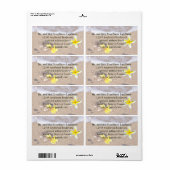 Tropischer Strand von Plumeria (Vorne)