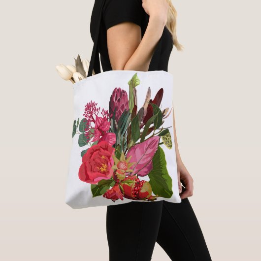Tropischer Strauß mit roten Blume. Tasche (Von Nahem)