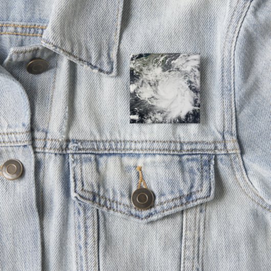 Tropischer Sturm Alma Button (Beispiel)