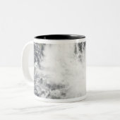 Tropischer Sturm Chanchu 2 Zweifarbige Tasse (Vorderseite Links)