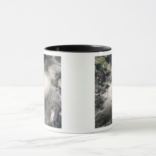 Tropischer Sturm Gustav im Karibischen Meer Tasse (Zentrum)