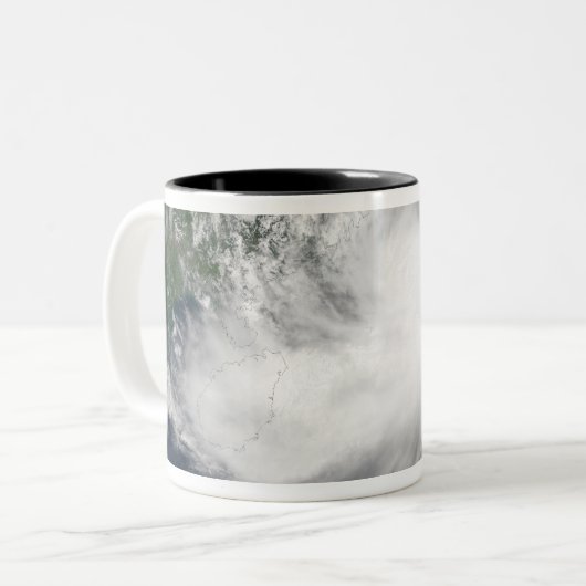 Tropischer Sturm Hagupit Zweifarbige Tasse (Vorderseite Links)