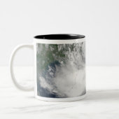 Tropischer Sturm Hagupit Zweifarbige Tasse (Links)