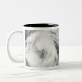 Tropischer Sturm Josephine Zweifarbige Tasse (Links)