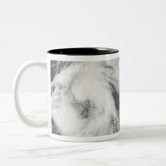 Tropischer Sturm Josephine Zweifarbige Tasse (Links)