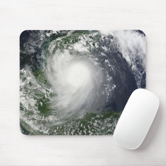Tropischer Sturm Karl über der Yucatan-Halbinsel Mousepad (Mit Mouse)