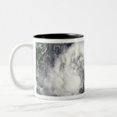 Tropischer Sturm Karl Zweifarbige Tasse (Links)