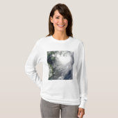 Tropischer Sturm Koppu in der Nähe des Landfalles T-Shirt (Vorne ganz)