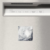 Tropischer Sturm Nida südöstlich von Kadena Magnet (In Situ (Geschirrspüler))