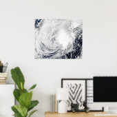 Tropischer Sturm Nida südöstlich von Kadena Poster (Heimbüro)