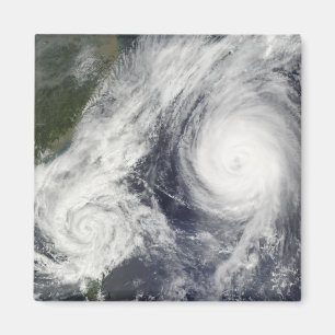 Tropischer Sturm Parma und Super Typhoon Melor Magnet