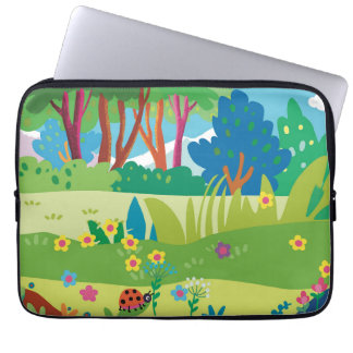 Tropischer Wald mit Blumen und Marienkäfern  Laptopschutzhülle