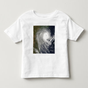 Tropischer Wirbelsturm Favio über Mosambik Kleinkind T-shirt