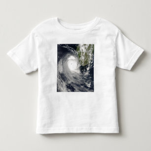 Tropischer Wirbelsturm Favio vor Madagaskar Kleinkind T-shirt