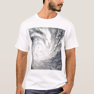 Tropischer Wirbelsturm Yasi über Australien T-Shirt