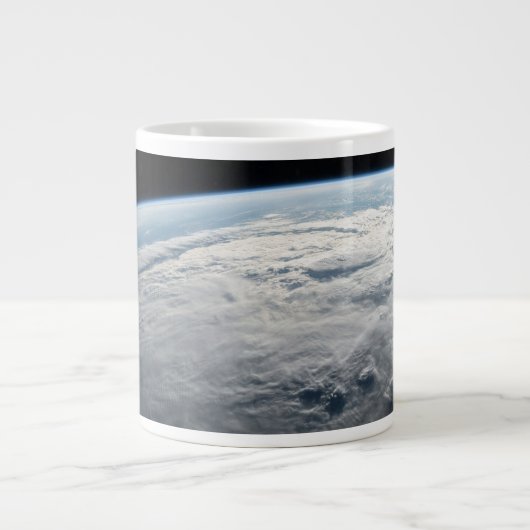 Tropischer Zyklon Idai über der afrikanischen Küst Jumbo-Tasse (Vorderseite)