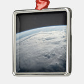 Tropischer Zyklon Idai über der afrikanischen Küst Ornament Aus Metall (Links)