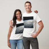 Tropischer Zyklon Idai über der afrikanischen Küst T-Shirt (Unisex)