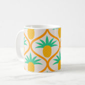 Tropisches Ananas-Muster auf Orangengee Kaffeetasse (Vorderseite Links)