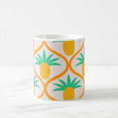 Tropisches Ananas-Muster auf Orangengee Kaffeetasse (Mittel)