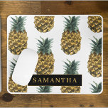 Tropisches Ananas-Muster mit Namen Mousepad<br><div class="desc">Tropisches Ananas-Muster mit Namen</div>