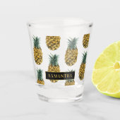 Tropisches Ananas-Muster mit Namen Schnapsglas (Vorderseite)