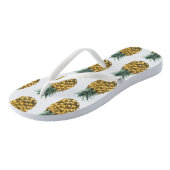 Tropisches Ananas nahtloses Muster Badesandalen (Schrägansicht)