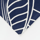 Tropisches Blatt, marineblau Fleecedecke (Ecke)