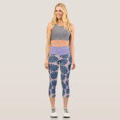 Tropisches Blatt Monstera Grau Blau Capri Leggings (Vorderseite)