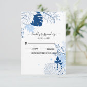 Tropisches Blätter in Blau und Weiß RSVP Karte (Stehend Vorderseite)