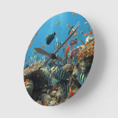 Tropisches Fisch-Chaos Runde Wanduhr (Winkel)