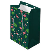 Tropisches Flamingo-Muster Mittlere Geschenktüte (Vorderseite Schrägansicht)