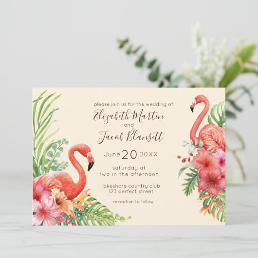 Tropisches Flamingos & Hibiskus Hochzeit Einladung (Stehend Vorderseite)