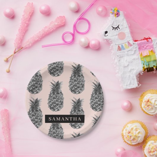 Tropisches Grau-Pink-Ananas-Muster mit Namen Pappteller (Party)