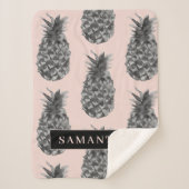 Tropisches Grau-Pink-Ananas-Muster mit Namen Sherpadecke (Vorderseite)