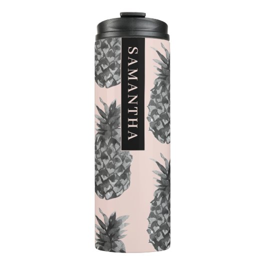 Tropisches Grau-Pink-Ananas-Muster mit Namen Thermosbecher (Vorderseite)