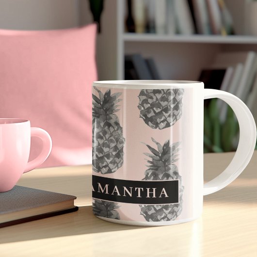 Tropisches Grau-Pink-Ananas-Muster mit Namen Zweifarbige Tasse