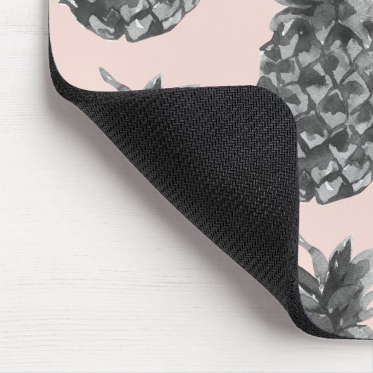 Tropisches Graues und rosa Ananas Nahtloses Muster Mousepad (Ecke)