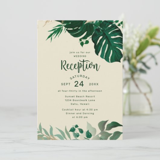 Tropisches Grün mit Goldblättern Hochzeitsempfang Einladung (Stehend Vorderseite)